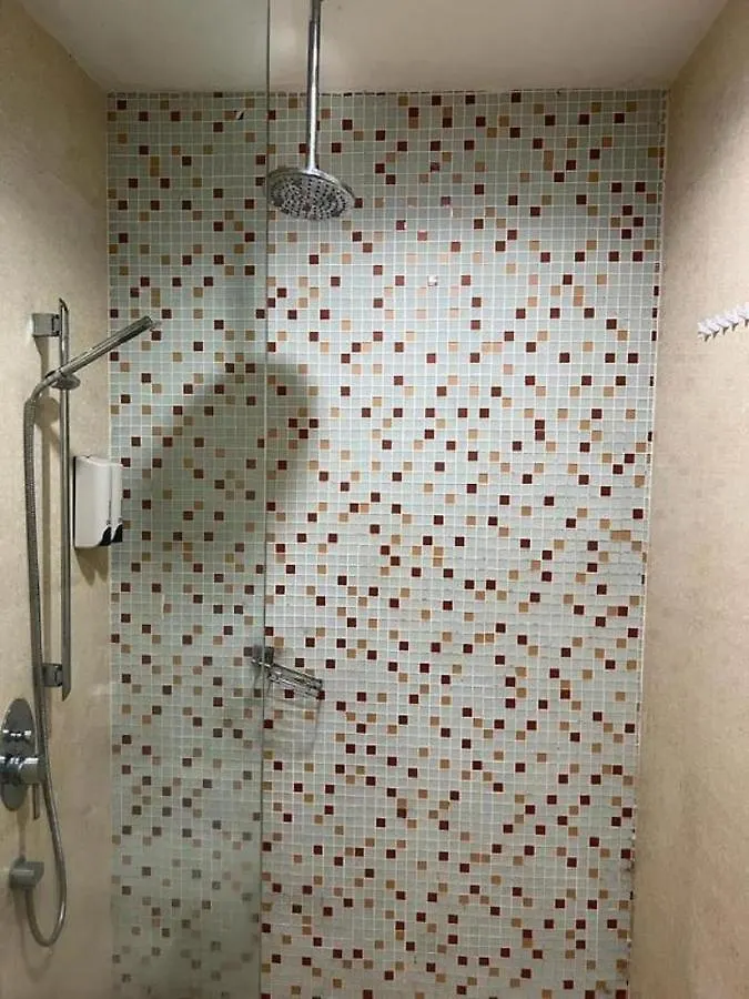 Hostel Regalia Skypool Klcc Kuala Lumpur Ma­lay­sia