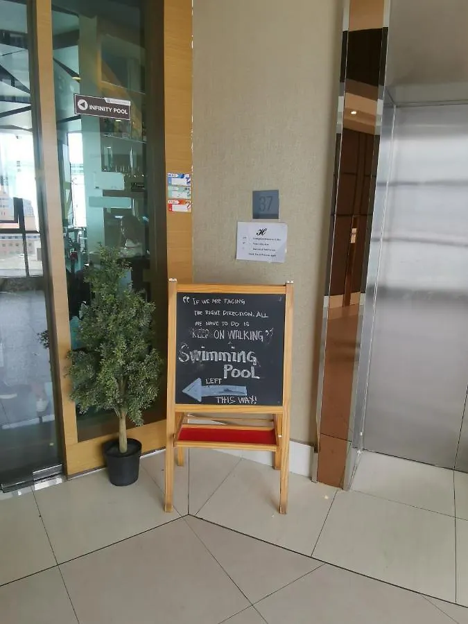 Hostel Regalia Skypool Klcc Kuala Lumpur