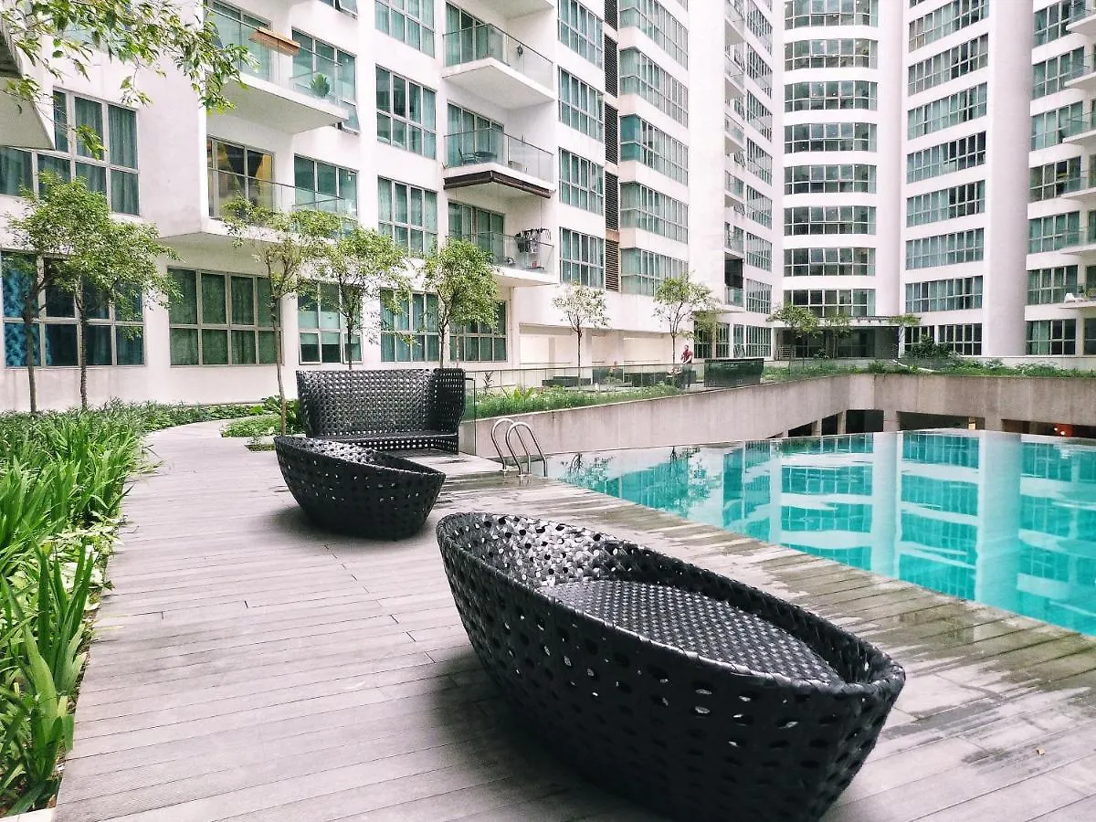Hostel Regalia Skypool Klcc Kuala Lumpur Ma­lay­sia